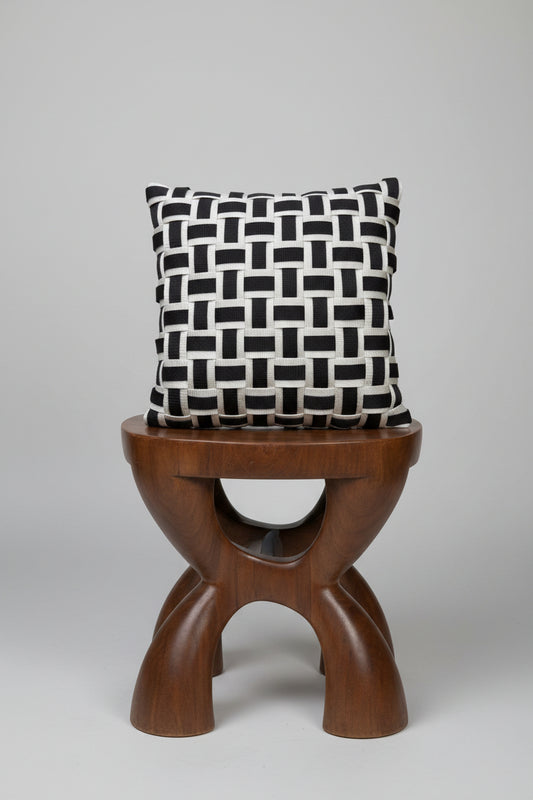 Bara - Handgewebtes Design-Kissen / Pure Cream & Espresso