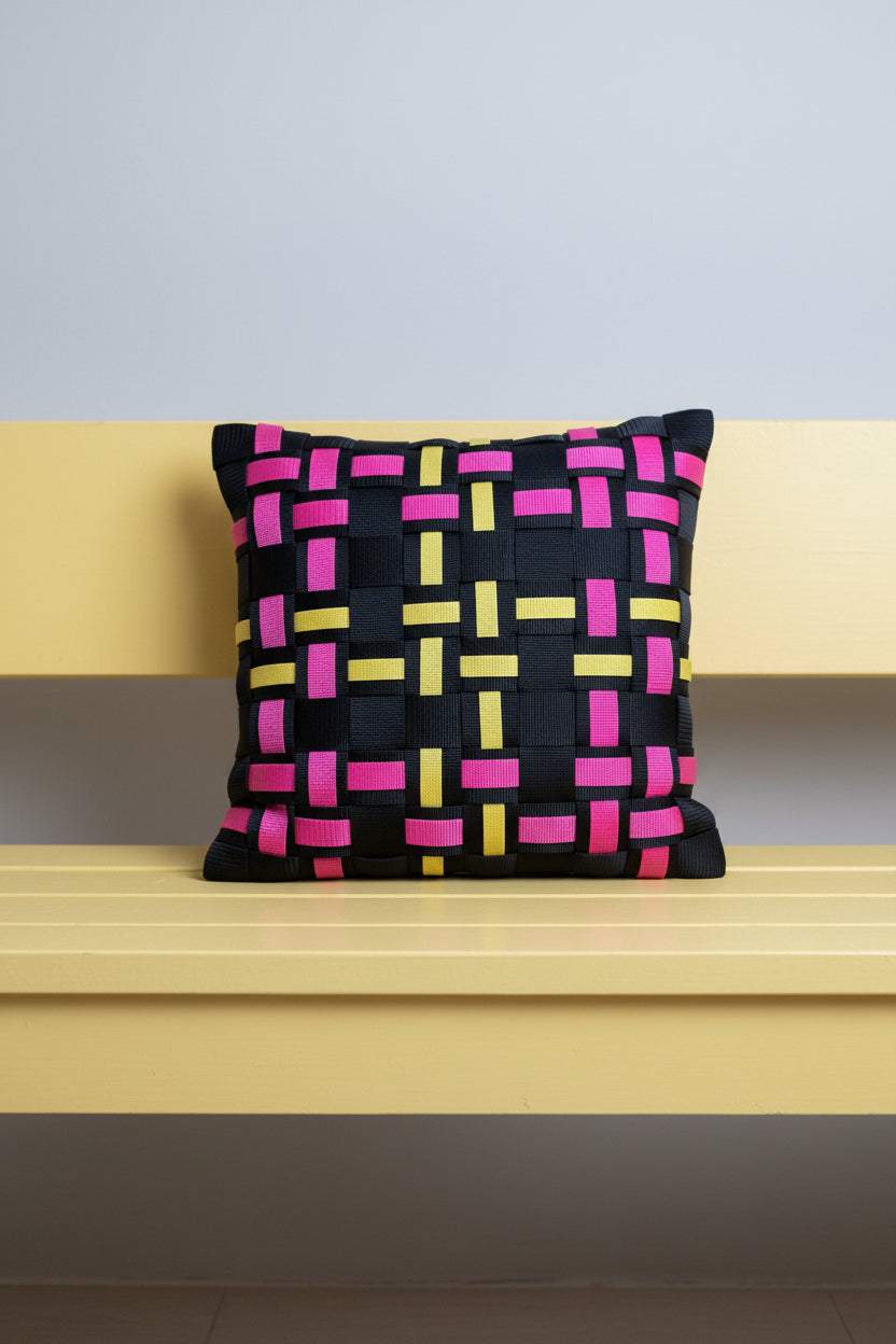 Neon Pop - Handgewebtes Design-Kissen