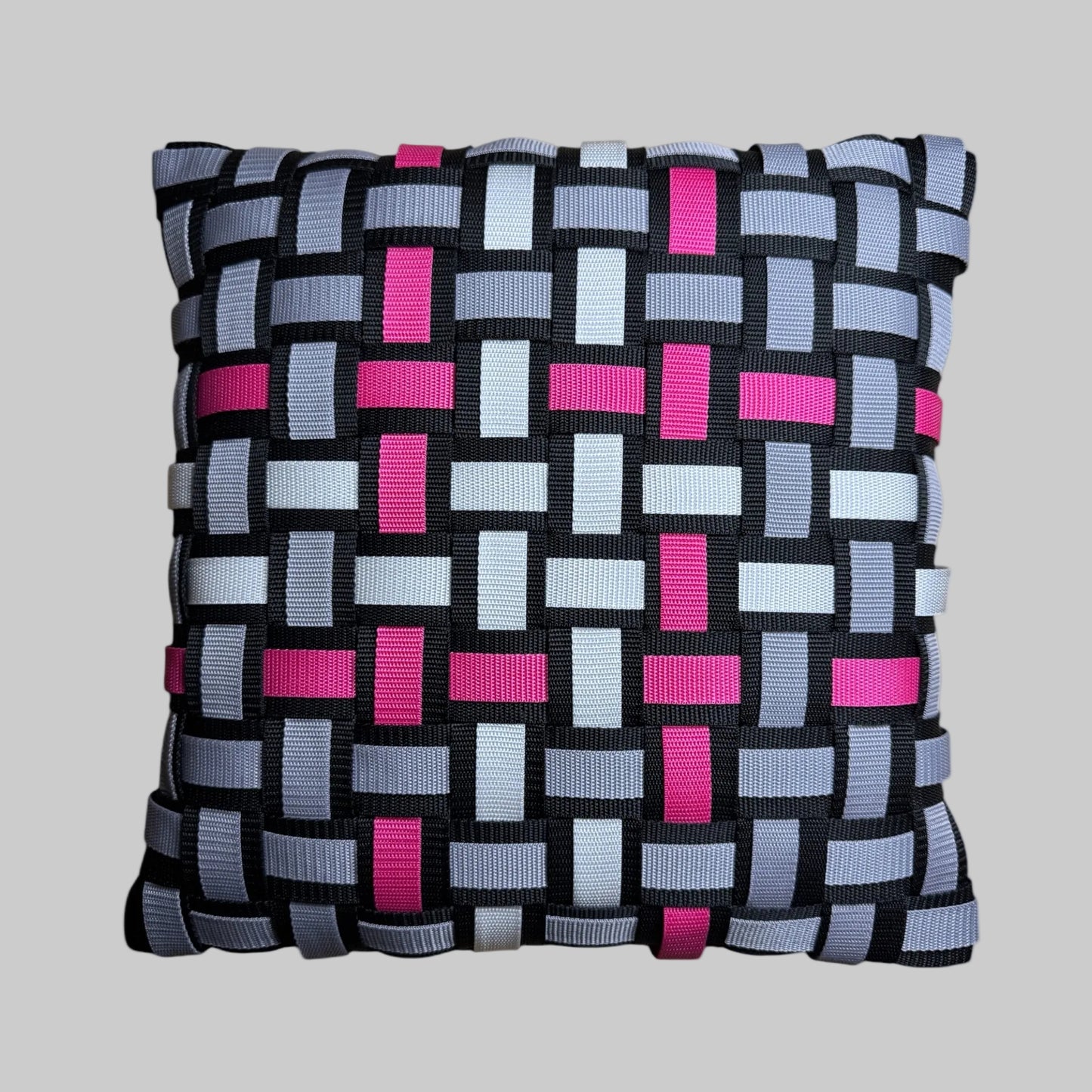 02  PIXEL PINK Grau & Pink l Kissenbezug - WOOVE