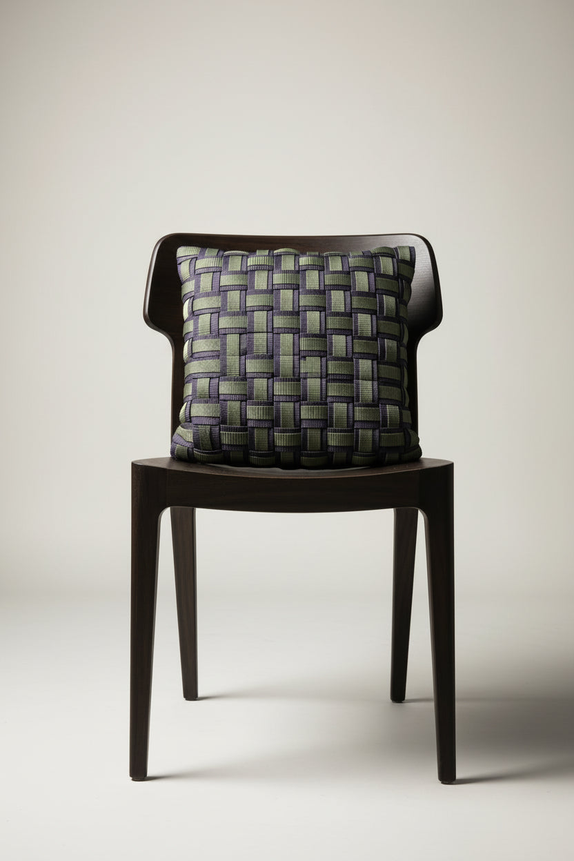 Tara - Handgewebtes Design-Kissen / Espresso & Olive