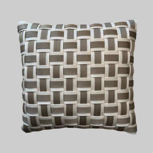 WOOVE Handgewebtes Designer-Kissen  - Grid Ästhetik in Creme & Beige / Kissenbezug - WOOVE