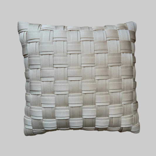 WOOVE Handgewebtes Designer-Kissen  - Grid Ästhetik in Creme / Kissenbezug - WOOVE