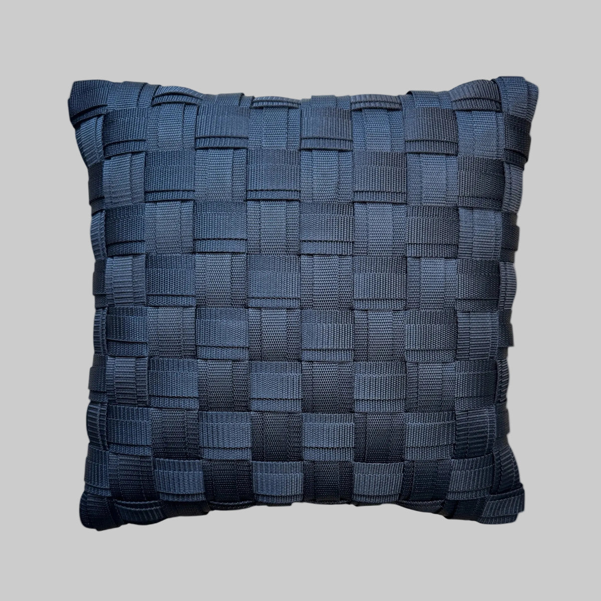 WOOVE Handgewebtes Designer-Kissen  - Grid Ästhetik in Schwarz l Kissenbezug - WOOVE