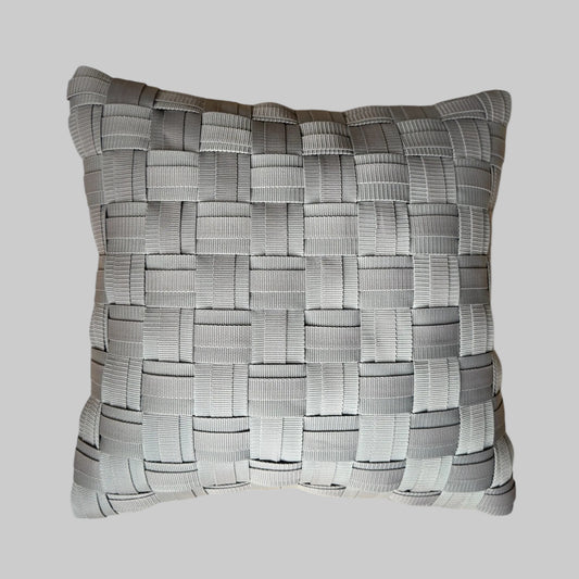 WOOVE Handgewebtes Designer-Kissen  - Grid Ästhetik in Grau / Kissenbezug - WOOVE
