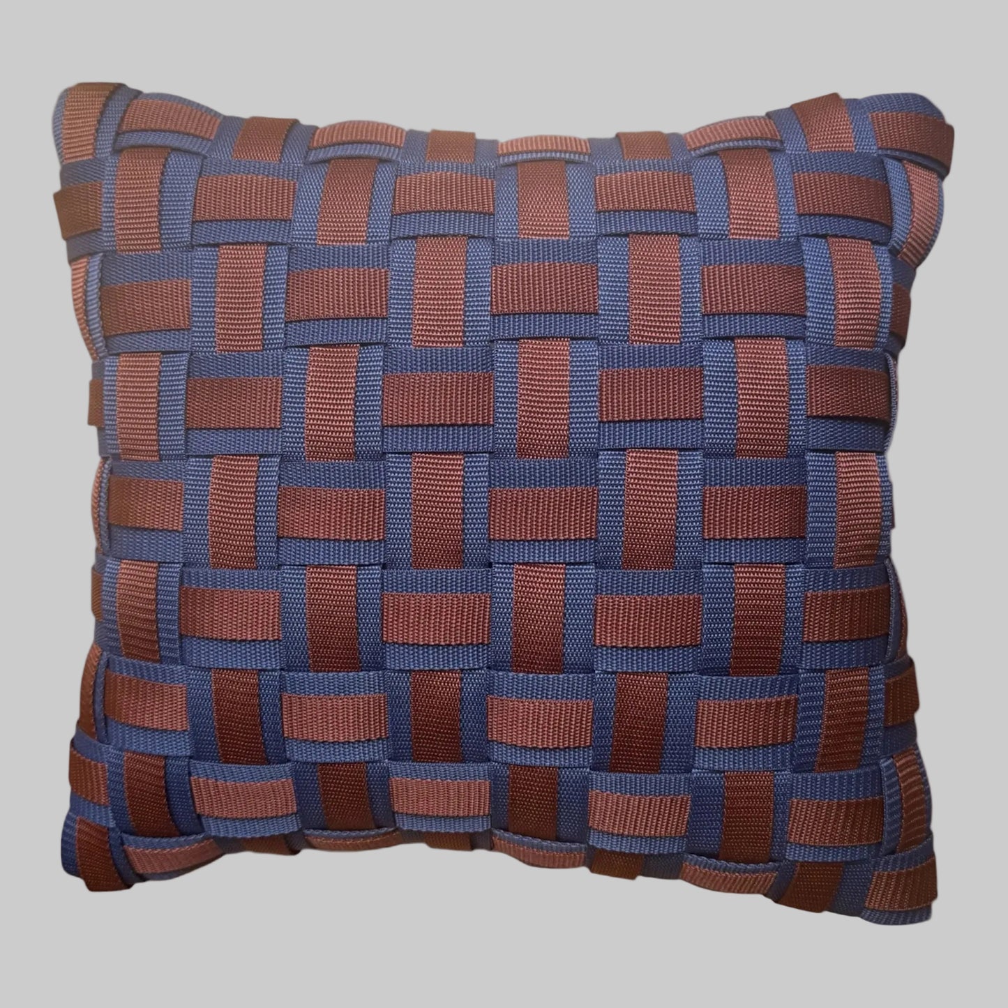 Brera - Handgewebtes Design-Kissen / Navy Blue & Cognac