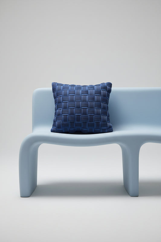Sea - Handgewebtes Design-Kissen / Navy Blue & Midnight Blue