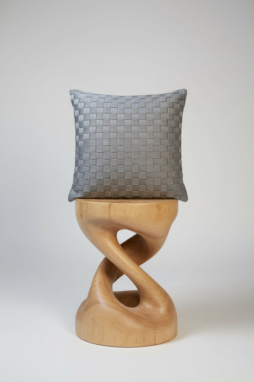 Zon - Handgewebtes Design-Kissen / Classic Grey
