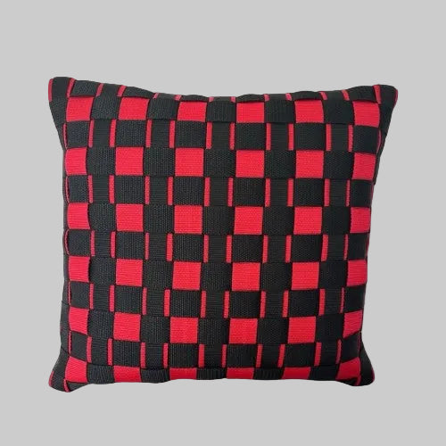 WOOVE Handgewebtes Designer-Kissen  - Grid Ästhetik in Schwarz & Rot l Kissenbezug - WOOVE